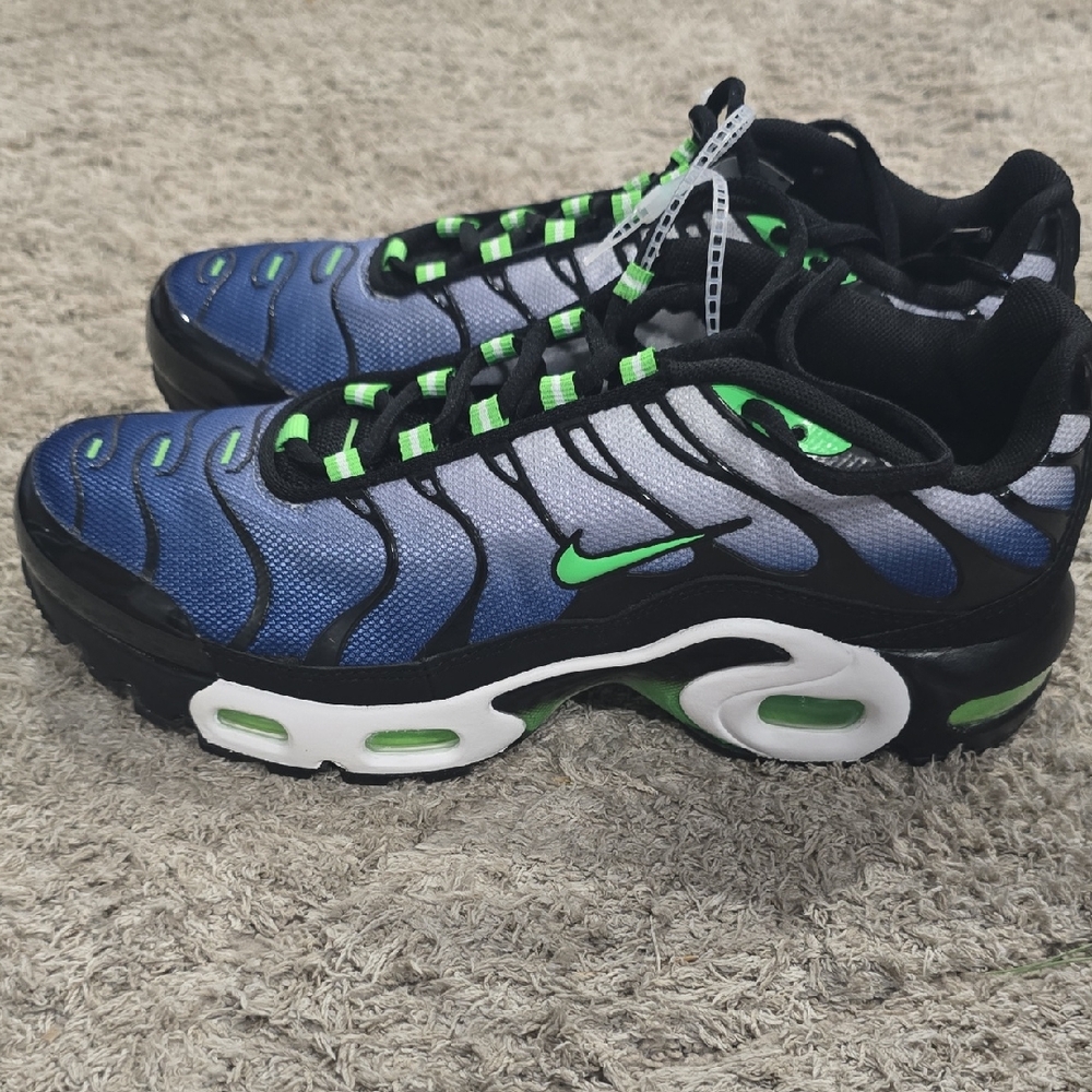 Nike Air Max Plus GS Blue and Green Sneakers Youth Size 6.5 New W/O Tag